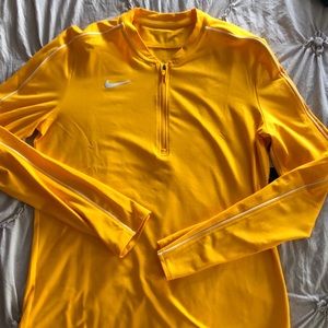 Nike dry fit ( NWT )